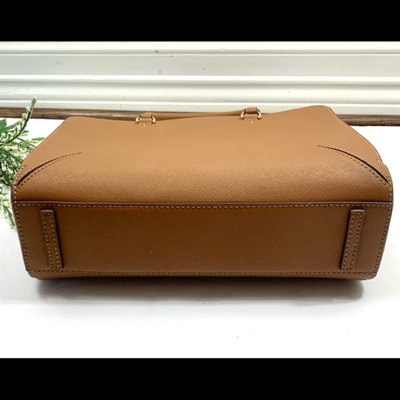 Tory Burch Medium Micro Leather Robinson Tote - Picture 8 of 16